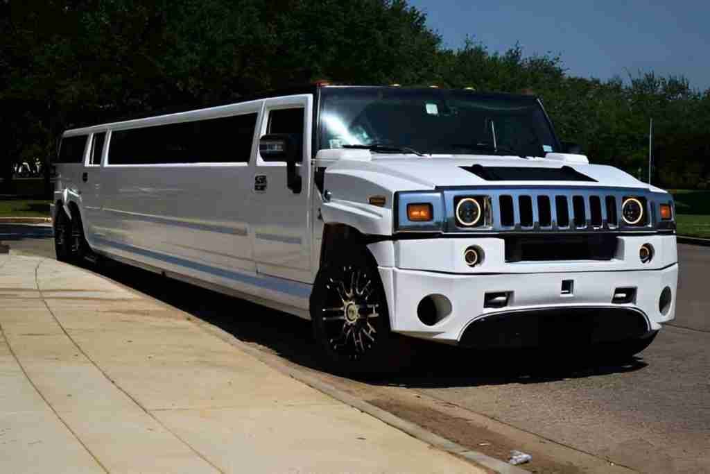 Hummer Limo in white